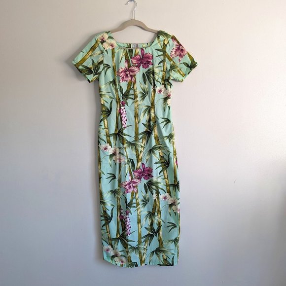 Hilo Hattie Dresses & Skirts - Hilo Hatties hawaii dress size 6, floral hibiscus tiki luau halloween dress